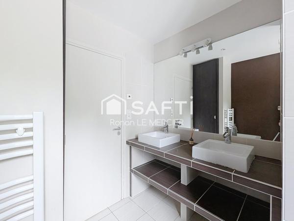 Maison d’architecte avec beaux volumes proche bourg