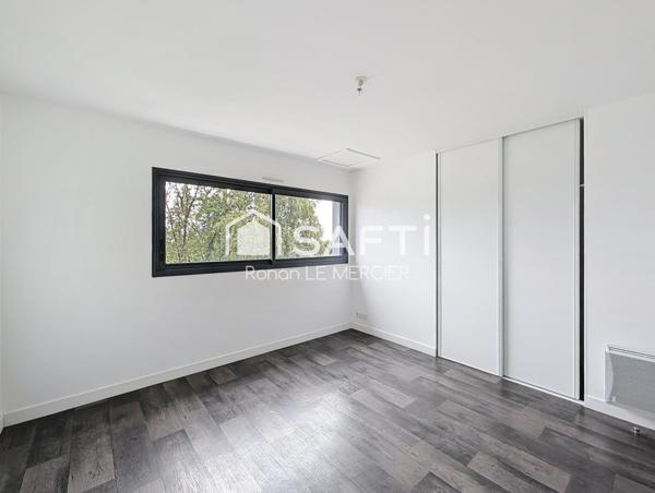 Maison d’architecte avec beaux volumes proche bourg