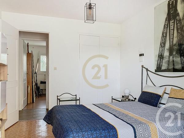 Appartement F4 à vendre  5 pièces - 90 m 2   ROCHEFORT  - 17