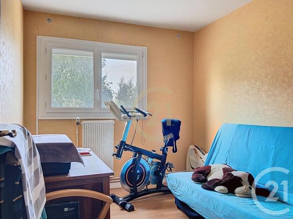 Appartement F4 à vendre  5 pièces - 90 m 2   ROCHEFORT  - 17