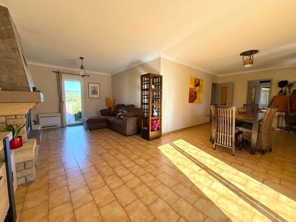 A VENDRE EXCLUSIVITE 84120 PERTUIS MAISON PLAIN PIED TYPE 3 PIECES D'ENVIRON 81M² AVEC GARAGE, PISCINE, SPA CANADIEN ET JARDIN