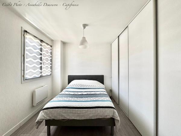 EXCLUSIVITÉ – Maison 5 pièces rénovée avec 4 chambres, terrasse en travertin, double garage et nombreux stationnements à Gerzat