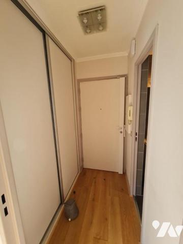 Dernier étage - Bel appartement avec terrasse, parking et cave