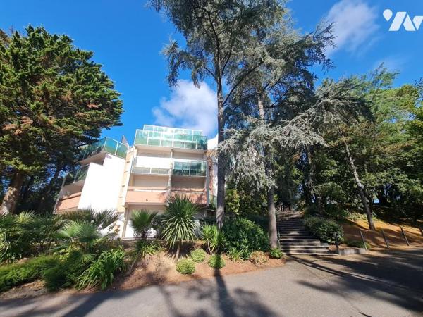 Dernier étage - Bel appartement avec terrasse, parking et cave