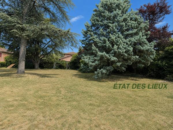Terrain
        
        - 750 m² Exclusivité 275 000 € *