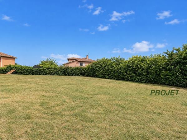 Terrain
        
        - 750 m² Exclusivité 275 000 € *