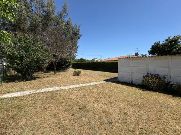 Rare! Terrain constructible de 478 m2 libre de constructeur