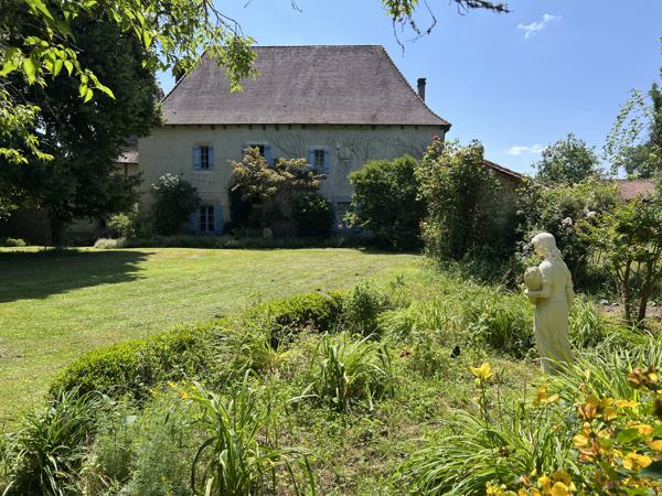 Chateau à vendre à Thiviers (24800) - Dordogne