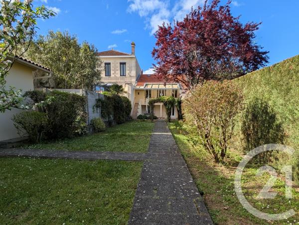 Maison à vendre  6 pièces - 139,17 m 2   CISSAC MEDOC  - 33