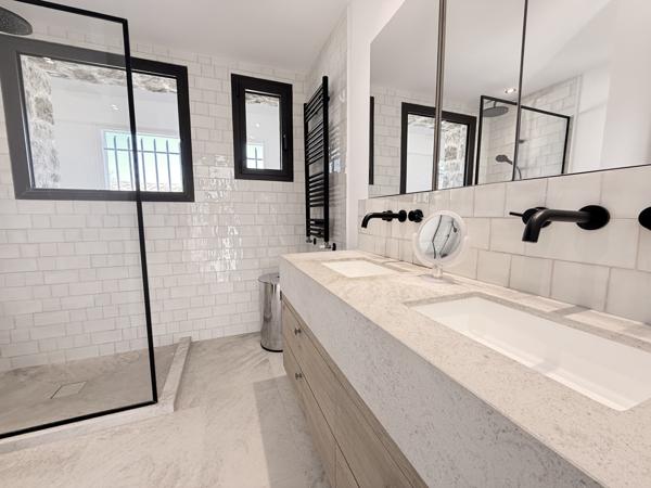 Maison à vendre  6 pièces - 200 m2 CHATEAUNEUF GRASSE - 06