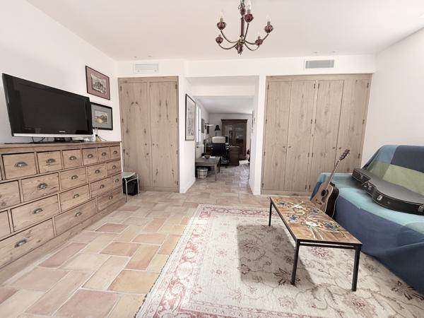 Maison à vendre  6 pièces - 200 m2 CHATEAUNEUF GRASSE - 06