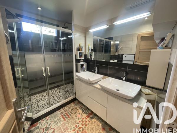 Maison à vendre 6 pièces 150 m² Nîmes