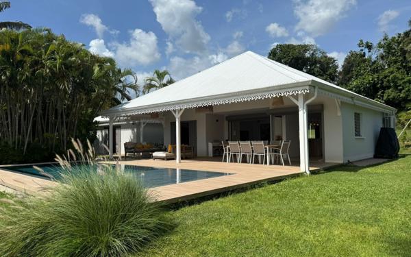 Maison à vendre    5 pièces • 125 m2 Baie-Mahault