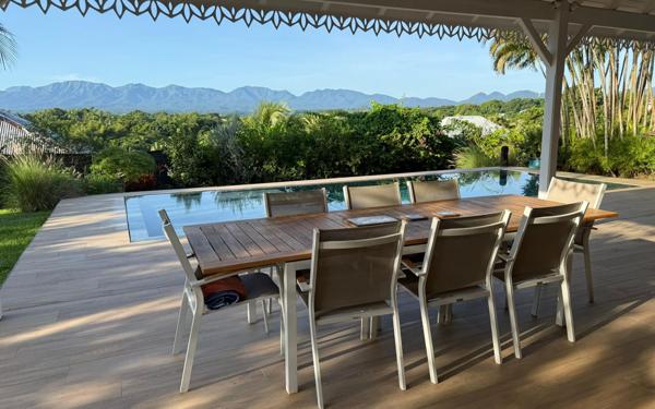 Maison à vendre    5 pièces • 125 m2 Baie-Mahault