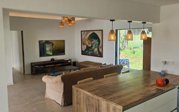 Maison à vendre    5 pièces • 125 m2 Baie-Mahault