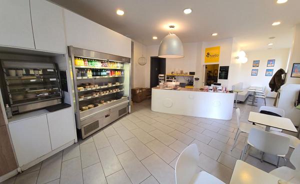 Urgent - 13002 MARSEILLE - Restauration rapide - Proche Vieux-Port -120.000 uros