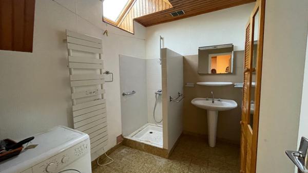 A vendre - Proche plage de Carnac - maison en pierre à rénover au calme d'une impasse