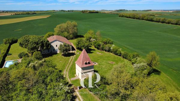 Mauvezin (32120) Le paradis au sommet d'une colline : Un domaine intemporel en pierre avec des vues panoramiques