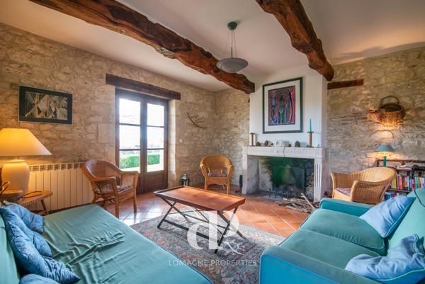 Mauvezin (32120) Le paradis au sommet d'une colline : Un domaine intemporel en pierre avec des vues panoramiques