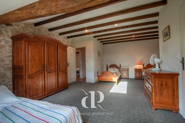 Mauvezin (32120) Le paradis au sommet d'une colline : Un domaine intemporel en pierre avec des vues panoramiques