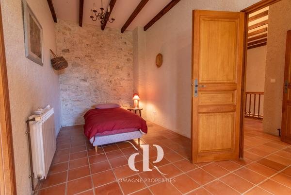 Mauvezin (32120) Le paradis au sommet d'une colline : Un domaine intemporel en pierre avec des vues panoramiques