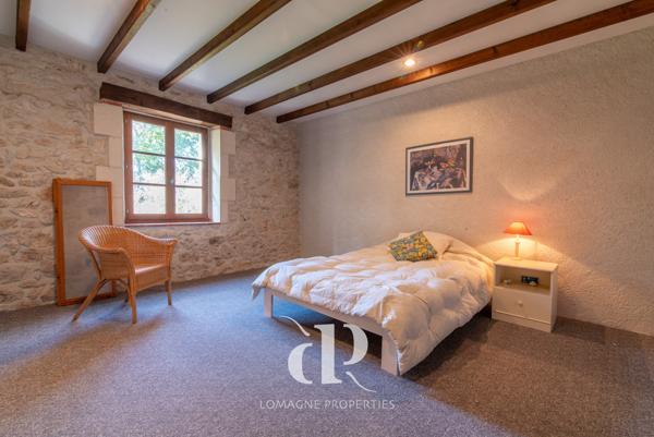 Mauvezin (32120) Le paradis au sommet d'une colline : Un domaine intemporel en pierre avec des vues panoramiques