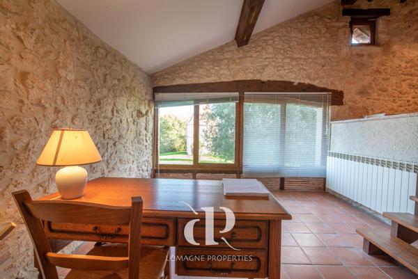 Mauvezin (32120) Le paradis au sommet d'une colline : Un domaine intemporel en pierre avec des vues panoramiques