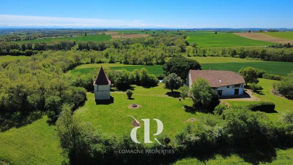 Mauvezin (32120) Le paradis au sommet d'une colline : Un domaine intemporel en pierre avec des vues panoramiques