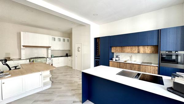 Murs commerciaux LIBRE de Location !