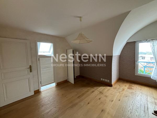 Appartement à vendre à Vannes 145 m² dernier étage avec vue dégagée et un grand garage