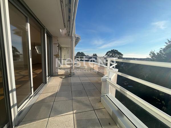 Appartement à vendre à Vannes 145 m² dernier étage avec vue dégagée et un grand garage