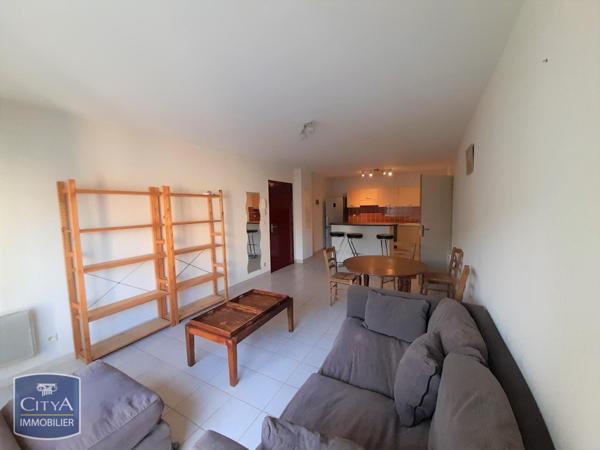 Appartement à louer 2 pièces 53.8m² Pertuis (84120)