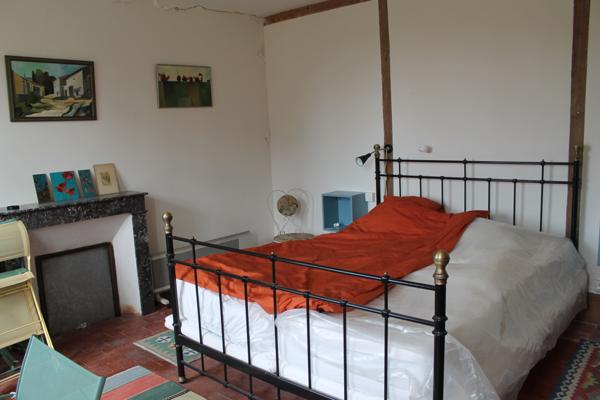 VENDU - Saint Jeanvrin - Ferme avec grande grange sur un terrain de 4025 m2 avec vue dégagée. Saint-Jeanvrin (18370)