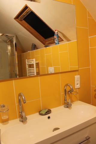 VENDU - Saint Jeanvrin - Ferme avec grande grange sur un terrain de 4025 m2 avec vue dégagée. Saint-Jeanvrin (18370)