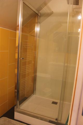 VENDU - Saint Jeanvrin - Ferme avec grande grange sur un terrain de 4025 m2 avec vue dégagée. Saint-Jeanvrin (18370)