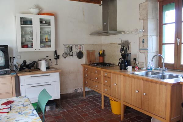 VENDU - Saint Jeanvrin - Ferme avec grande grange sur un terrain de 4025 m2 avec vue dégagée. Saint-Jeanvrin (18370)