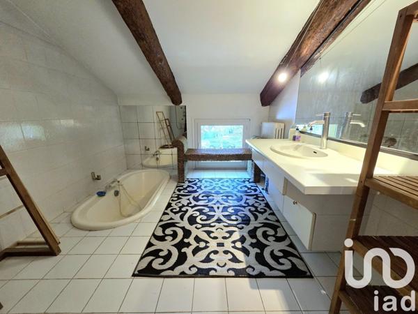 Mas 5 pièces de 165 m² à Caderousse (84860)