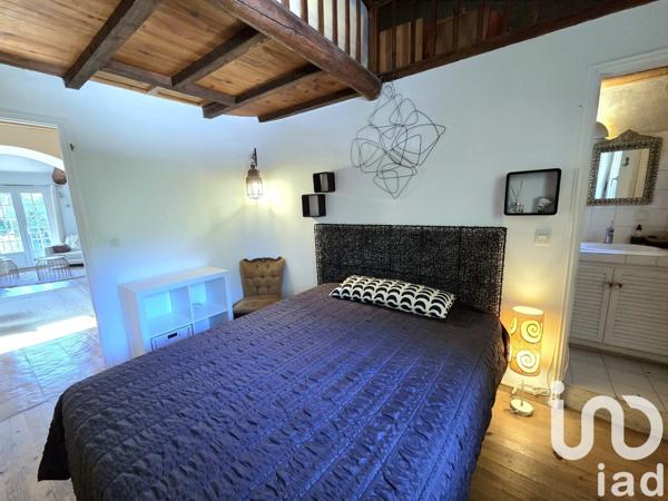 Mas 5 pièces de 165 m² à Caderousse (84860)