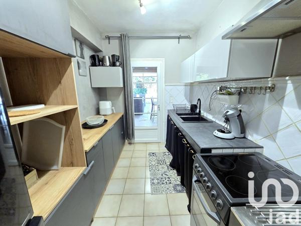 Mas 5 pièces de 165 m² à Caderousse (84860)