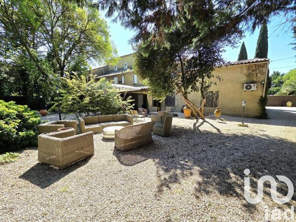 Mas 5 pièces de 165 m² à Caderousse (84860)