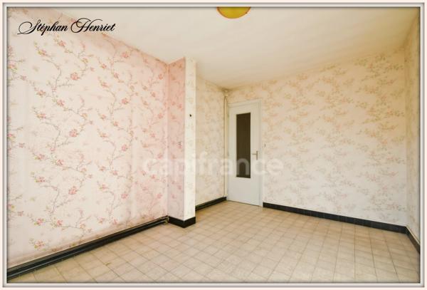 Maison à vendre 8 pièces MONTHOIS (08)