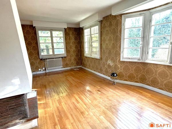 Maison à rénover avec jardin bucolique proche toutes commodités