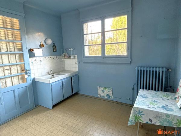 Maison à rénover avec jardin bucolique proche toutes commodités