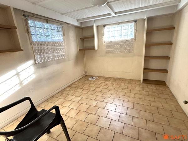 Maison à rénover avec jardin bucolique proche toutes commodités