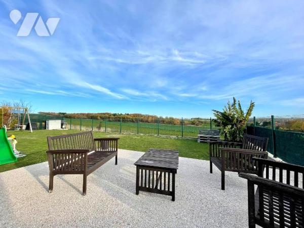 MAISON DE PLAIN-PIED AVEC SOUS-SOL COMPLET
A VENDRE A RETHEL, AXE REIMS/CHARLEVILLE-MEZIERES, ...