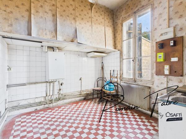 Immeuble avec espace garage et logements « Coeur de Bordeaux »