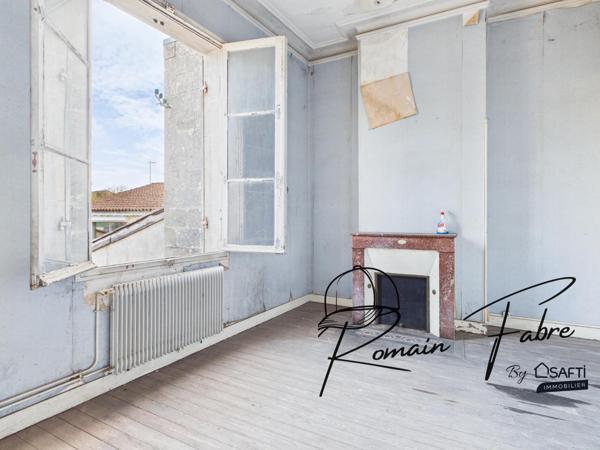 Immeuble avec espace garage et logements « Coeur de Bordeaux »