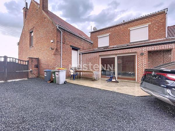 Ancienne ferme , 215m² , 5 chambres , grand jardin arboré , dépendances , hangar