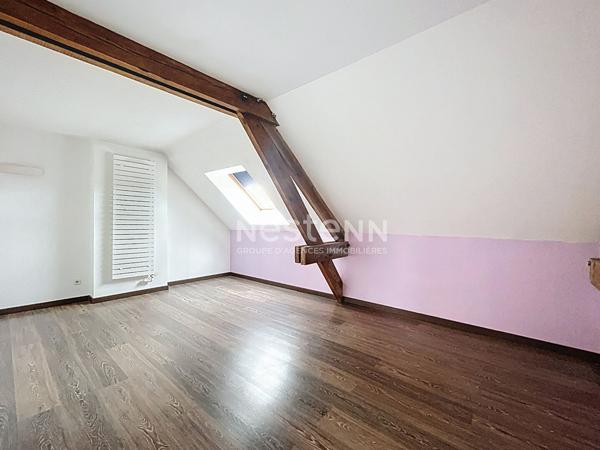 Ancienne ferme , 215m² , 5 chambres , grand jardin arboré , dépendances , hangar