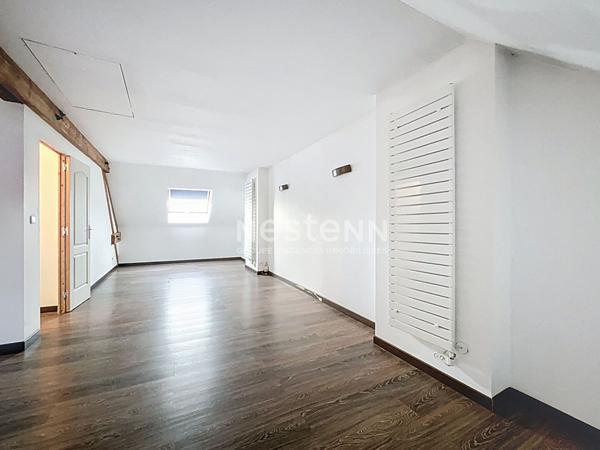 Ancienne ferme , 215m² , 5 chambres , grand jardin arboré , dépendances , hangar